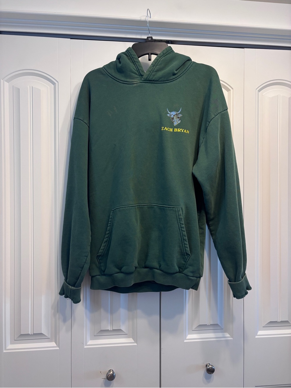 Zach Bryan 2023 World Tour Mens Green Bull Graphic Hoodie Size Medium